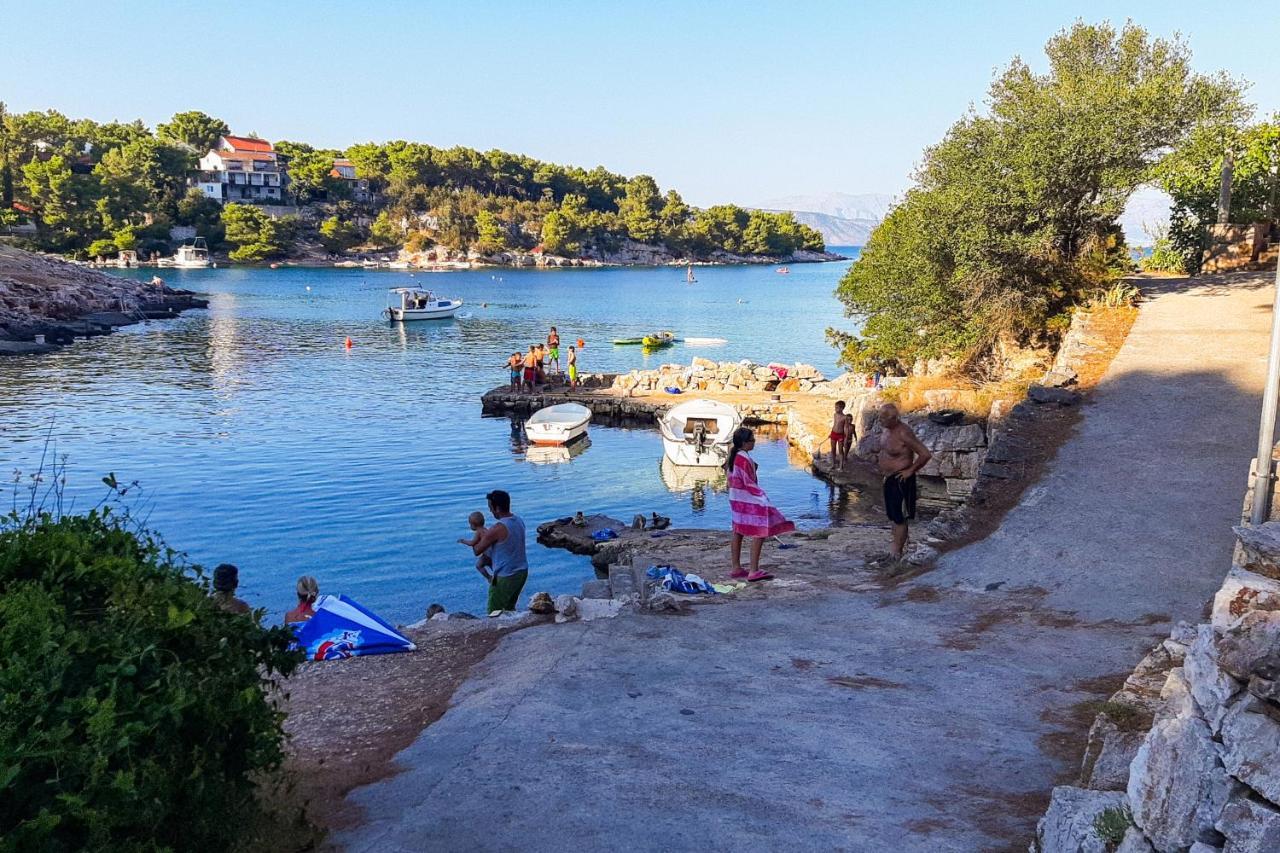 Apartments By The Sea Basina, Hvar - 542 Vrbanj Esterno foto