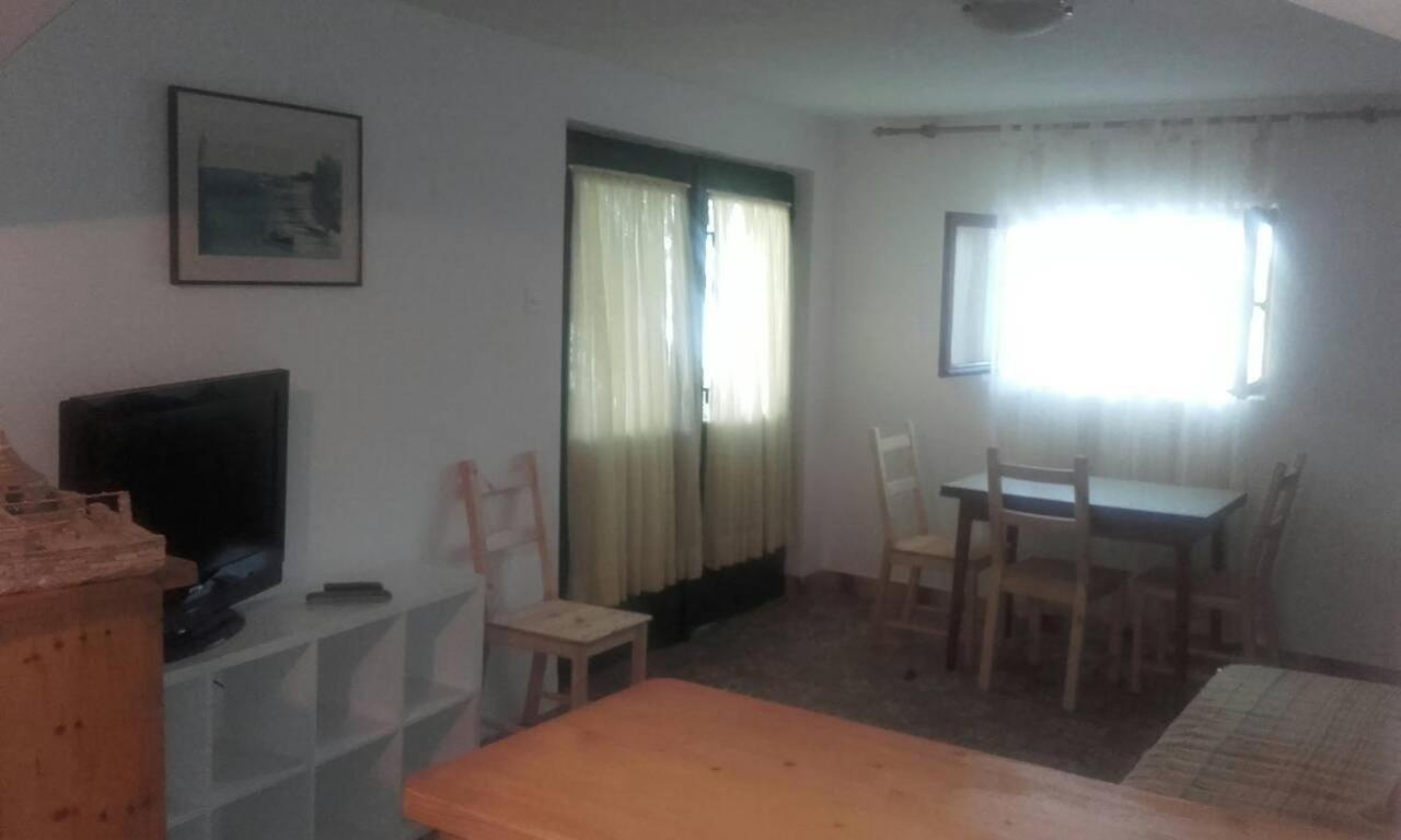 Apartments By The Sea Basina, Hvar - 542 Vrbanj Esterno foto